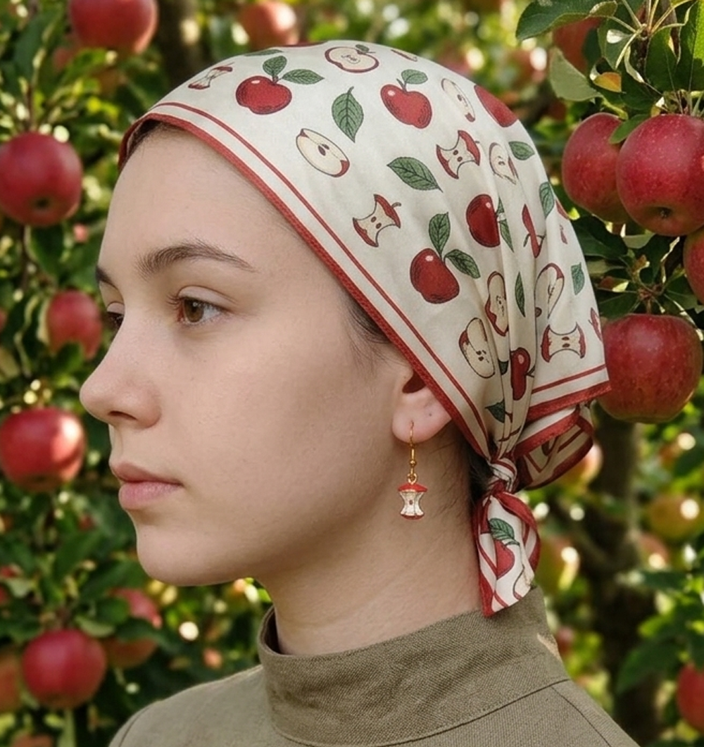 گوشواره میناکاری سه بعدی طرح سیب قرمز